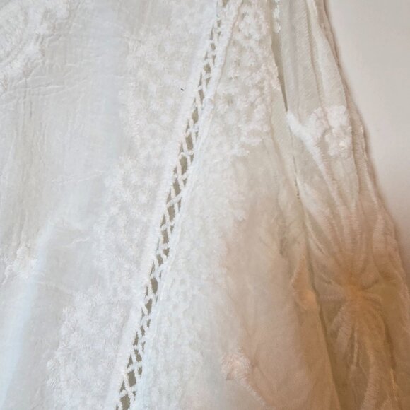 Coco + Carmen White Embroidered Boho Peasant Blouse Women’s Size M/L - Picture 8 of 9